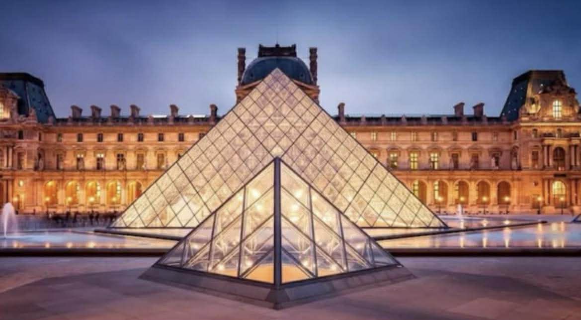 أبواب متحف اللوفر مغلقة بسبب إضراب الموظفين